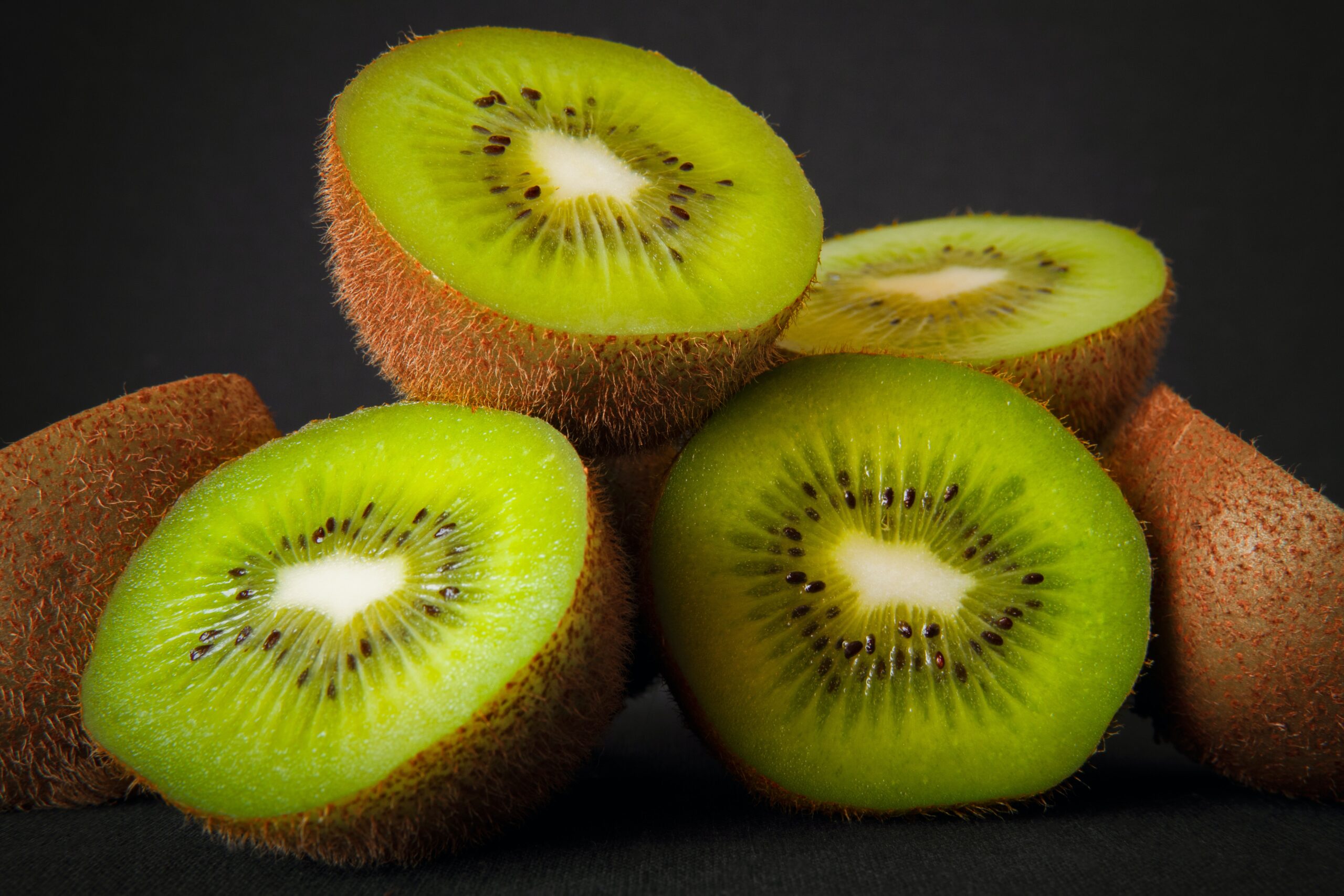 kiwi, how to grow kiwi, grow kiwi, health benefits of kiwi, benefits of kiwi, grow kiwi in garden, gardningo.com